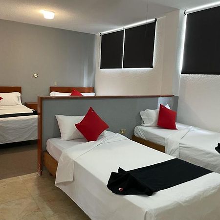 Oyo Hotel Italia Агуаскалиентес Екстериор снимка